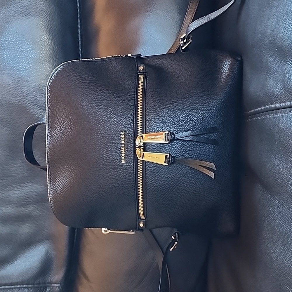 EUC AUTHENTIC MICHAEL KORS BACKPACK